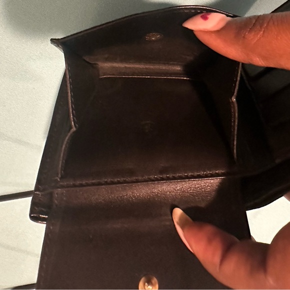 Louis Vuitton bifold wallet - Picture 7 of 8